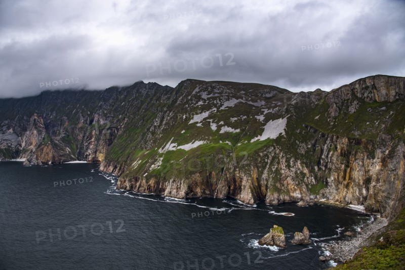 Ireland, County Donegal, Slieve League cliffs by Donegal bay