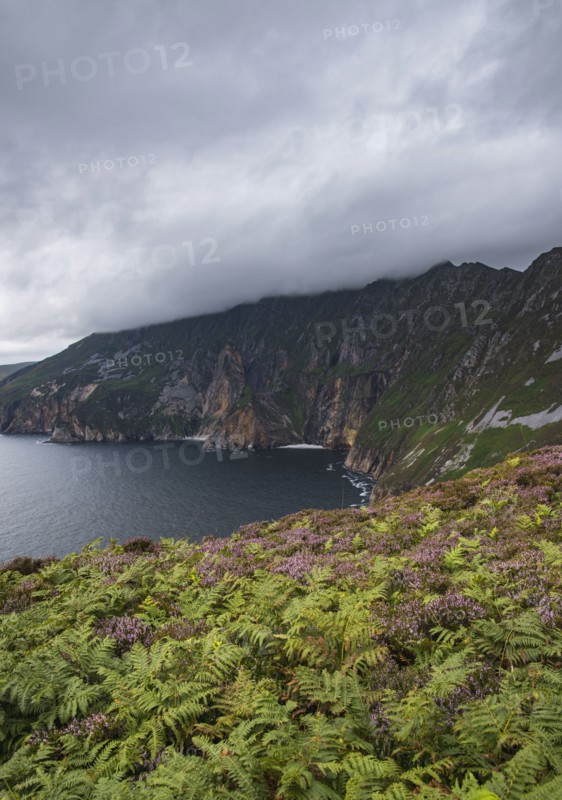 Ireland, County Donegal, Slieve League cliffs by Donegal bay