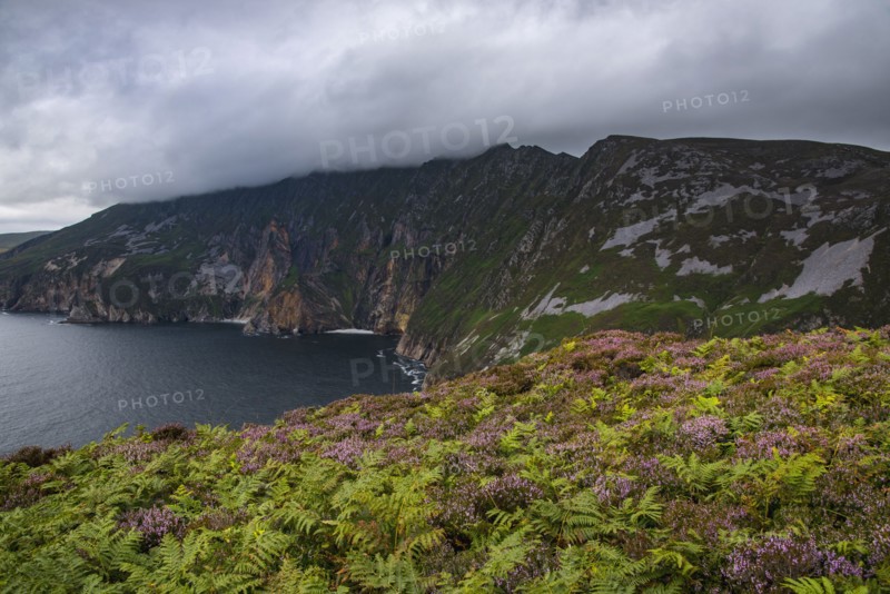 Ireland, County Donegal, Slieve League cliffs by Donegal bay