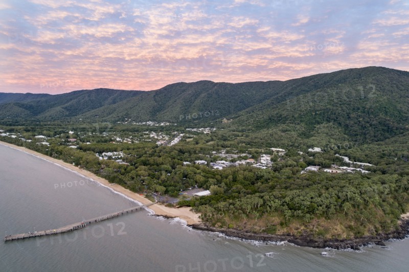 Australia, Queensland, Coast at dusk