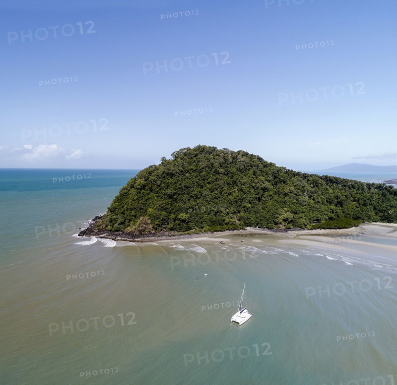 Australia, Queensland, Blue sky over green peninsula