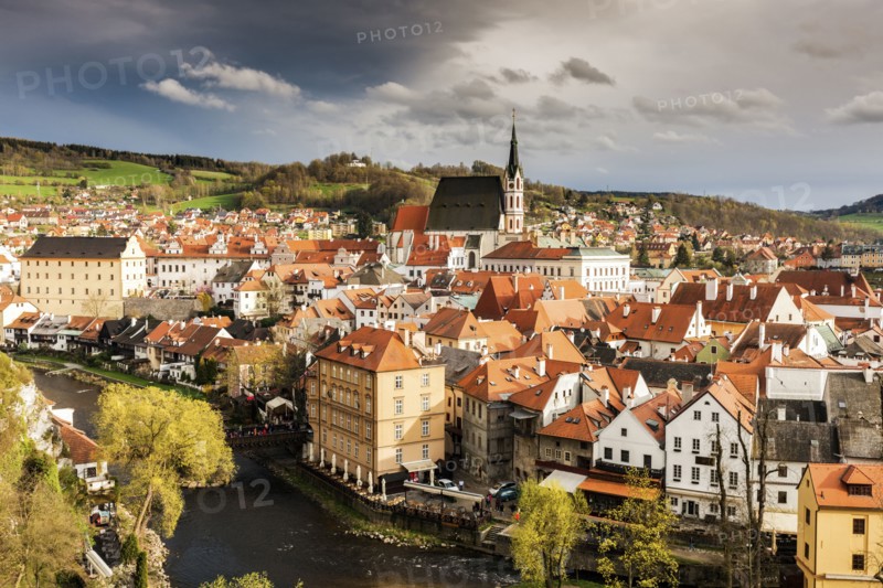 Czech Republic, South Bohemia, Cesky Krumlov, Storm clouds above old town