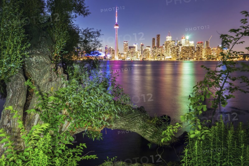 Canada, Ontario, Toronto, Modern city reflected in water