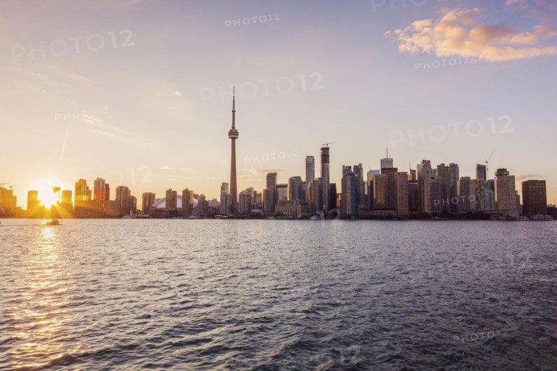 Canada, Ontario, Toronto, Modern city on sunset