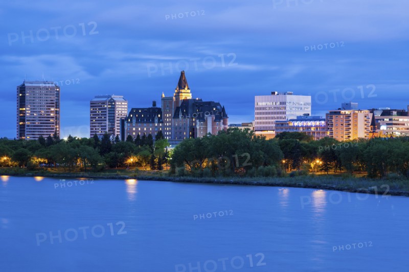 Canada, Saskatchewan, Saskatoon, Town by river