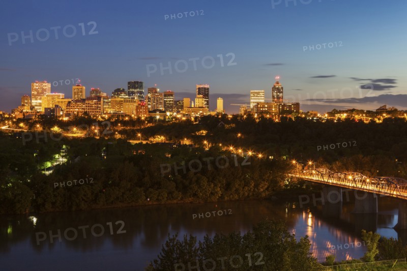 Canada, Alberta, Edmonton, Cityscape at dusk