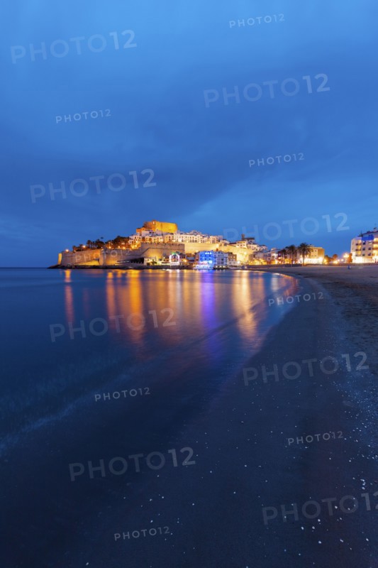 Spain, Valencian Community, Peniscola, Moody sky over Peniscola