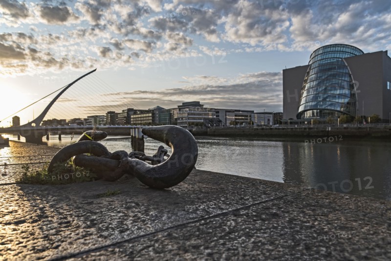 Ireland, Dublin, River Lifley with docklands area