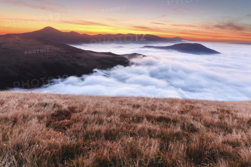 Ukraine, Zakarpattia region, Rakhiv district, Carpathians, Chornohora, Sheshul, Mist over mountains at dawn
