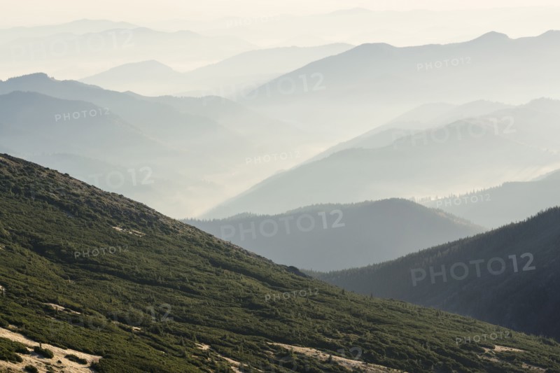 Ukraine, Ivano-Frankivsk region, Verkhovyna district, Carpathians, Chornohora, Scenic landscape with mountain Shpytsi
