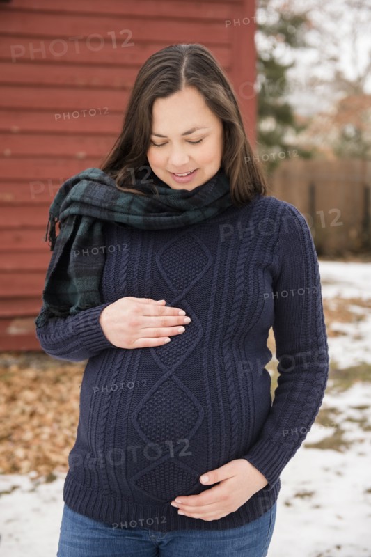 Portrait of pregnant woman