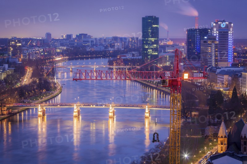 River Maine at sunset through Frankfurt, Germany