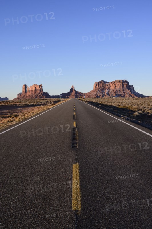 Road through Monument Valley in Utah, USA