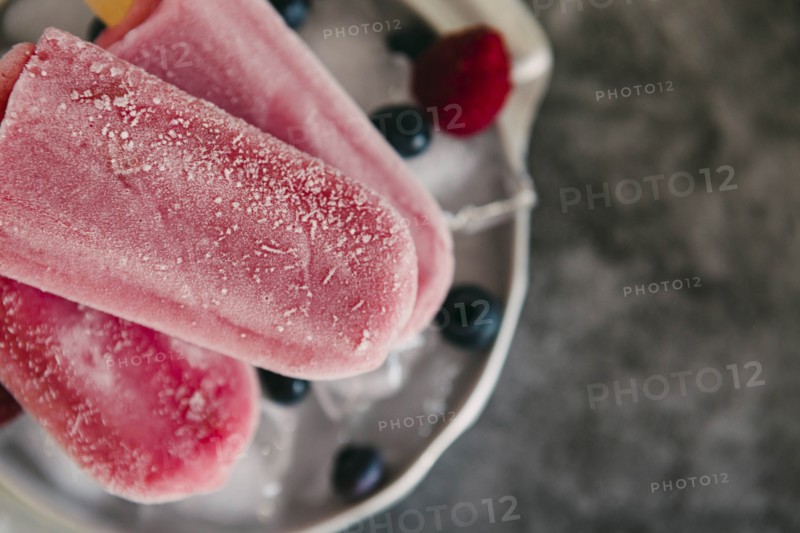 Berry ice pops with berries
