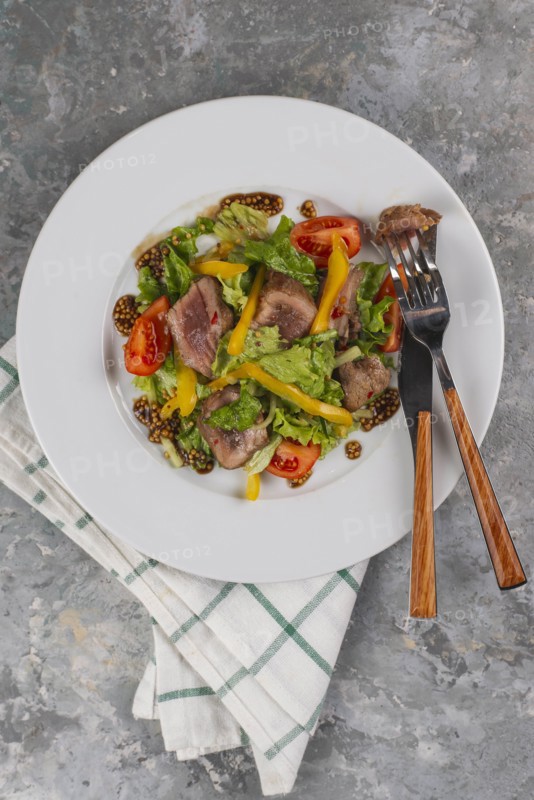 Steak and vegetable salad