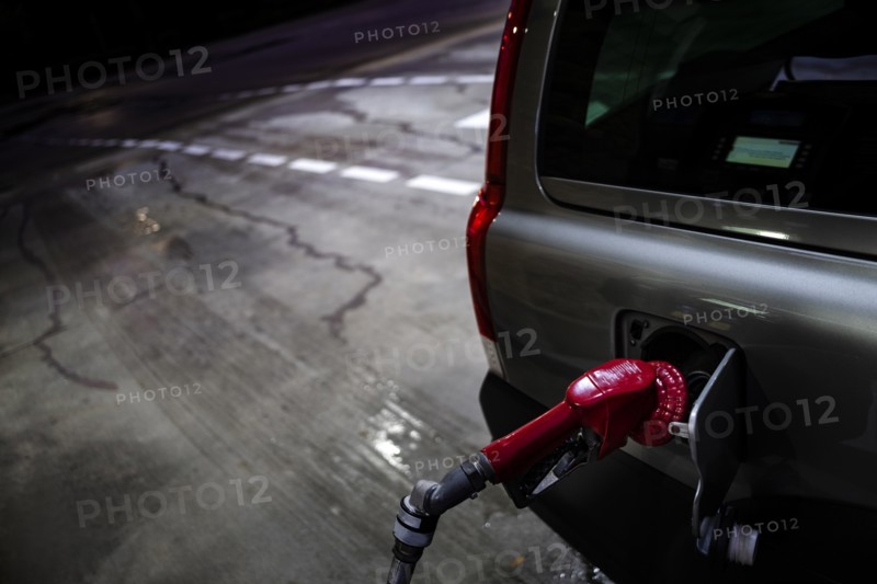 Fuel nozzle in car