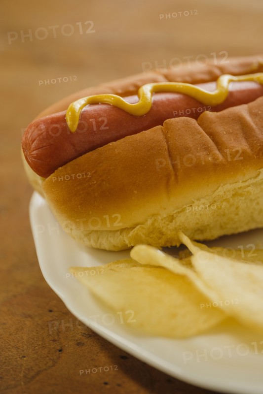 Hot dog and potato chips