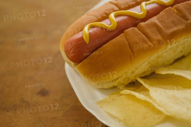 Hot dog and potato chips