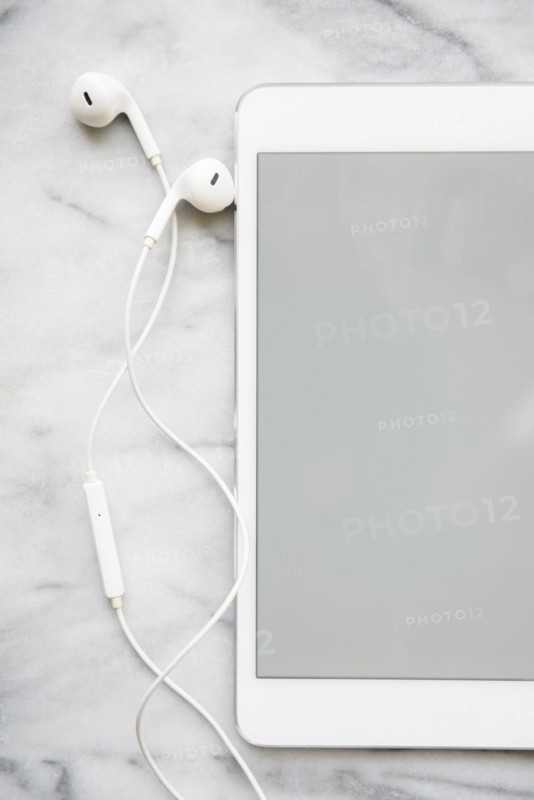 Earphones and digital tablet