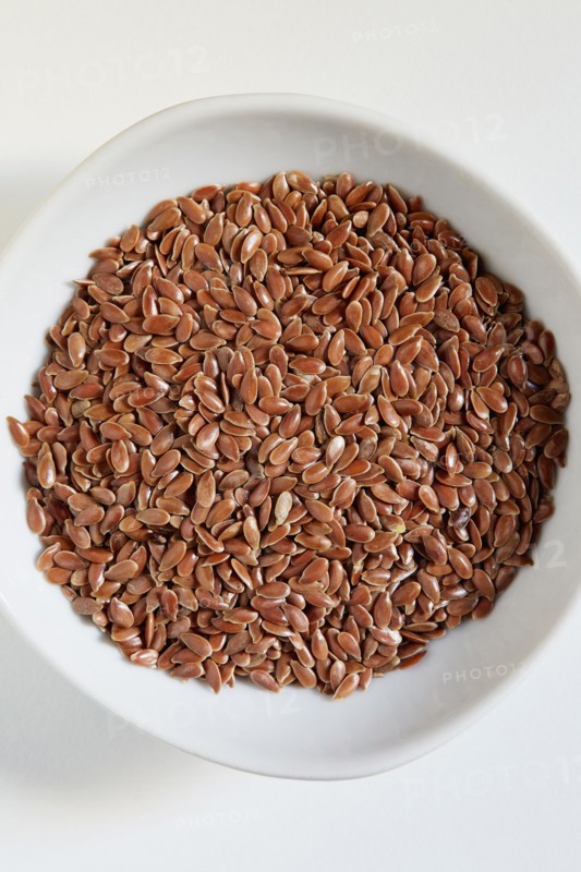 Flax seeds in bowl