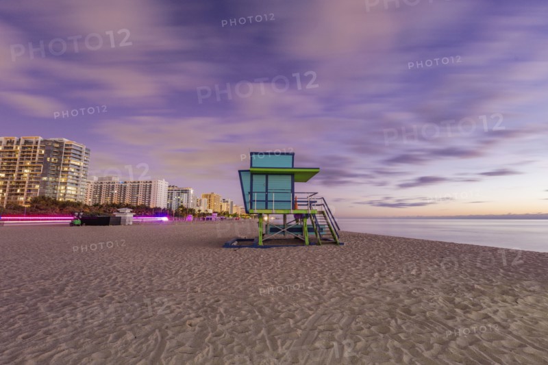 USA, Florida, Miami, Lifeguard hut on beach at dusk