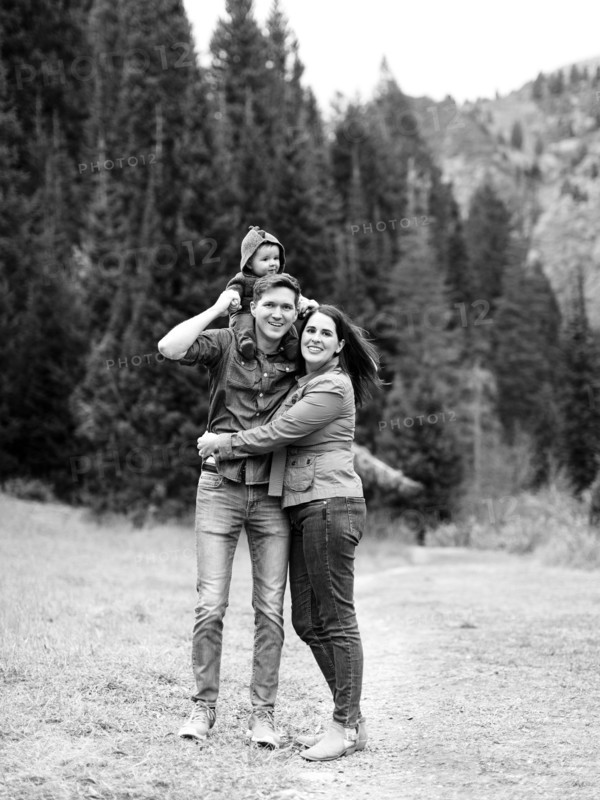 Portrait of family with son (12-17 months)