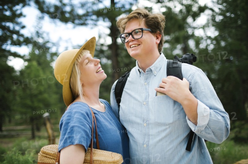 USA, Utah, Bryce Canyon, Portrait of couple in national park