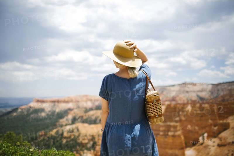 USA, Utah, Bryce Canyon, Woman in hat looking at canyon