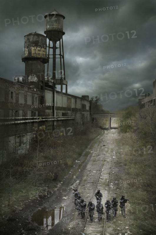 USA, Michigan, Detroit, Army special forces practicing in abandoned factory