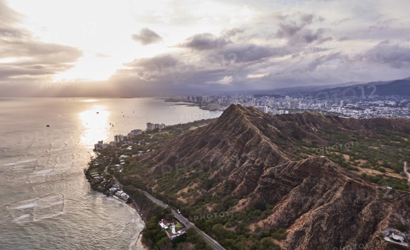 USA, Hawaii, Honolulu, Diamond Head, Ariel view of Diamond Head at sunset