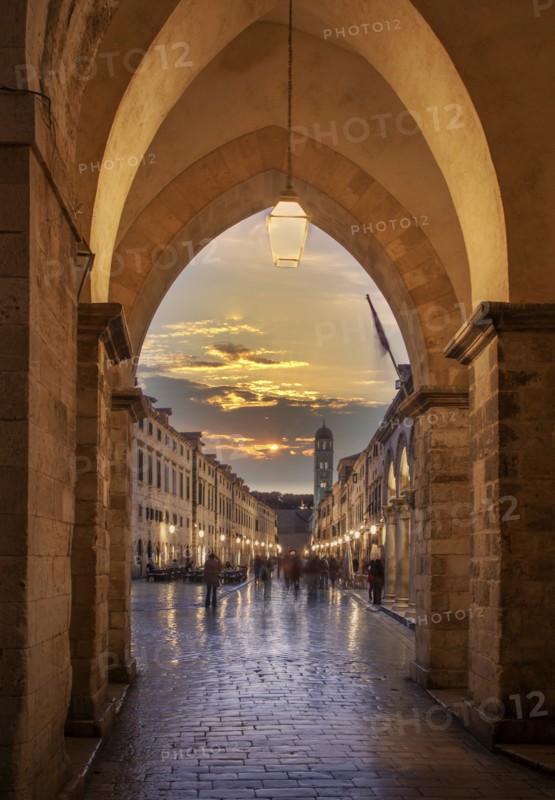 Croatia, Dubrovnik, People in old town street at dusk