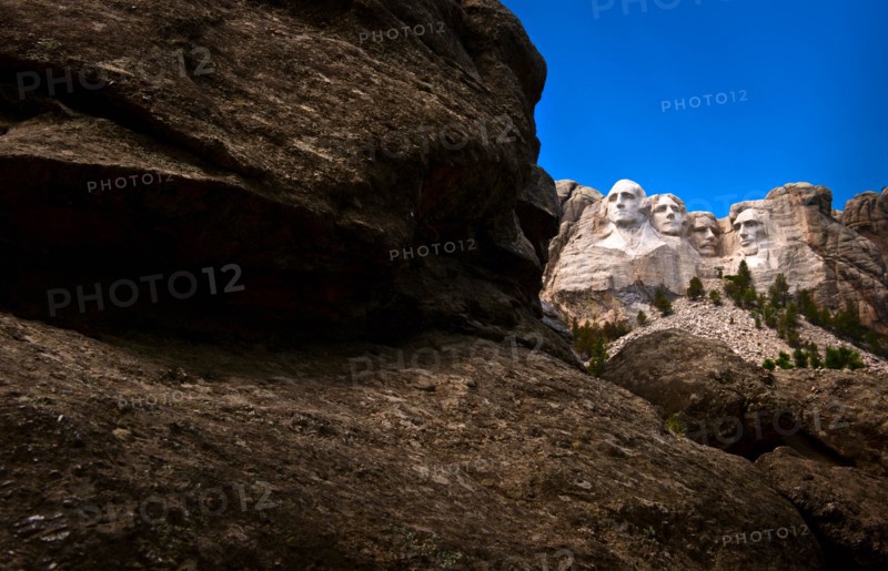 USA, South Dakota, Mount Rushmore, Rocks and boulders next to Mount Rushmore