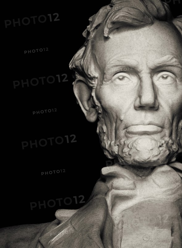 USA, Washington D.C., Abraham Lincoln statue in Lincoln Memorial