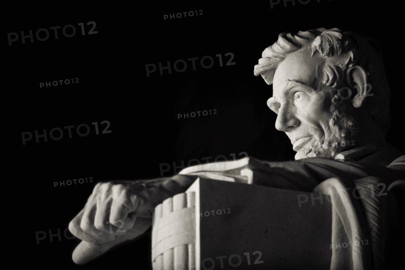 USA, Washington D.C., Abraham Lincoln statue in Lincoln Memorial