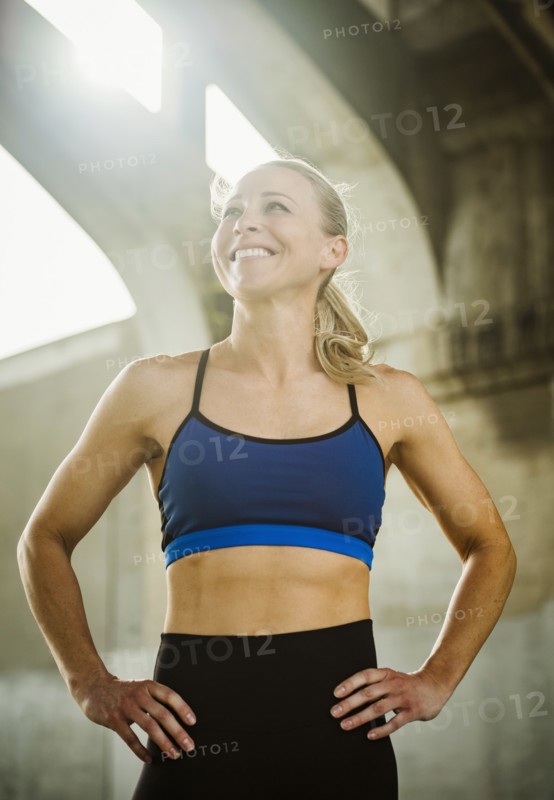 USA, California, Los Angeles, Portrait of woman wearing sports bra