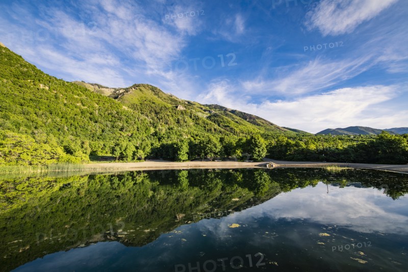 USA, Utah, Salem, Landscape with lake and mountains