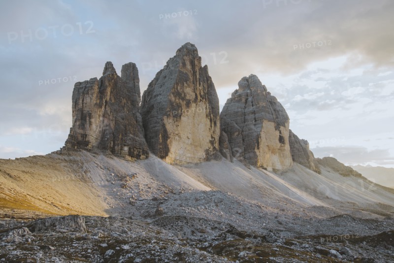 Italy, South Tirol, Sexten Dolomites, Tre Cime di Lavaredo, Rock formations on top of mountain