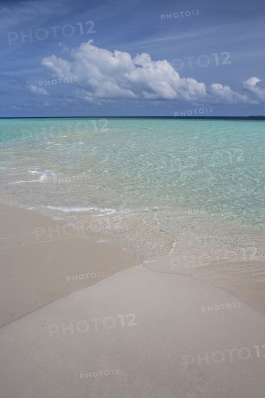 Maldives, Beach and turquoise Indian ocean