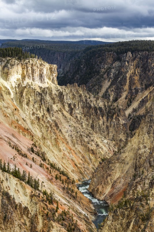 Yellowstone River flowing through Grand Canyon in Yellowstone National Park
