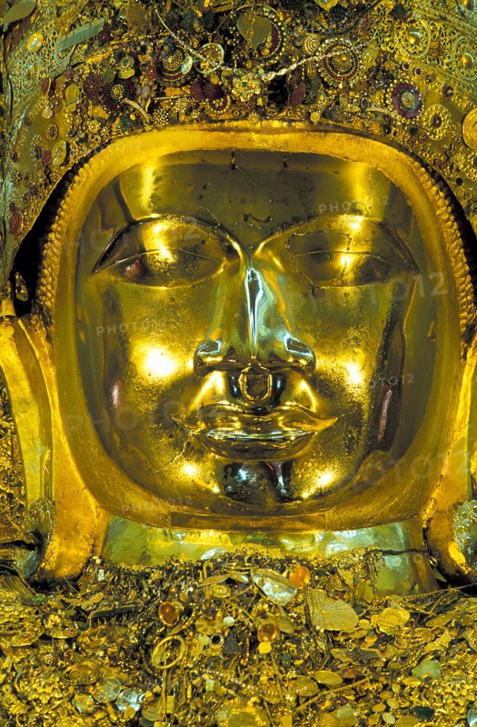 Giant golden buddha statue in Buddhist temple