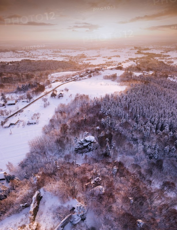 Poland, Subcarpathia, Odrzykon, Aerial view of ruins of Kamieniec Castle in winter