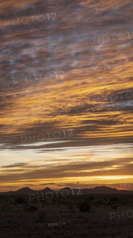 Usa, New Mexico, El Dorado, Santa Fe, Sunset sky over desert landscape