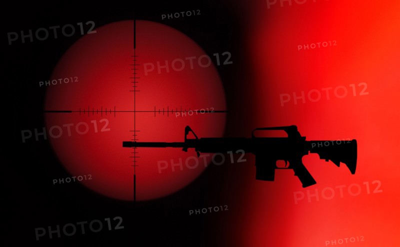 Target crosshair with AR-15 rifle