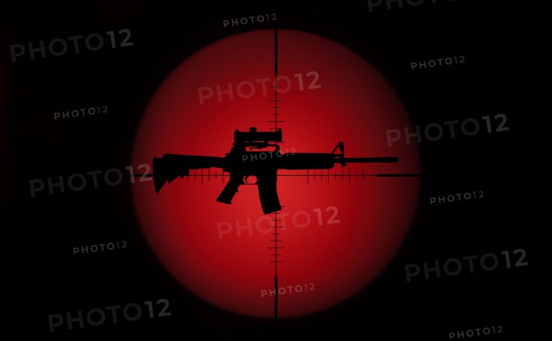 Target crosshair with AR-15 rifle