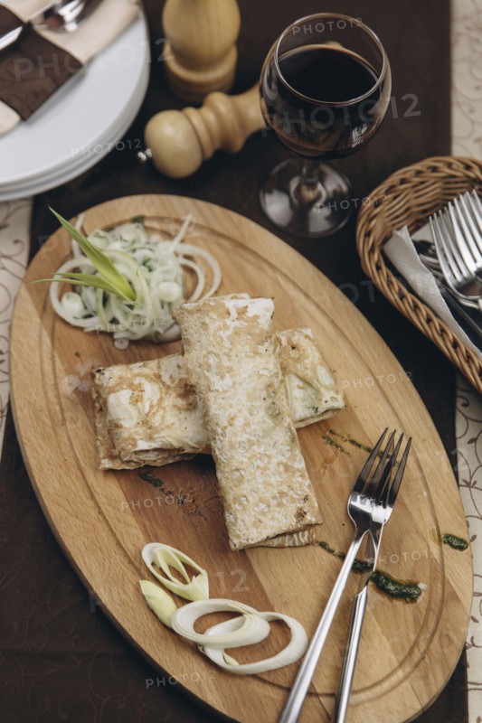 Bread and onions on tray