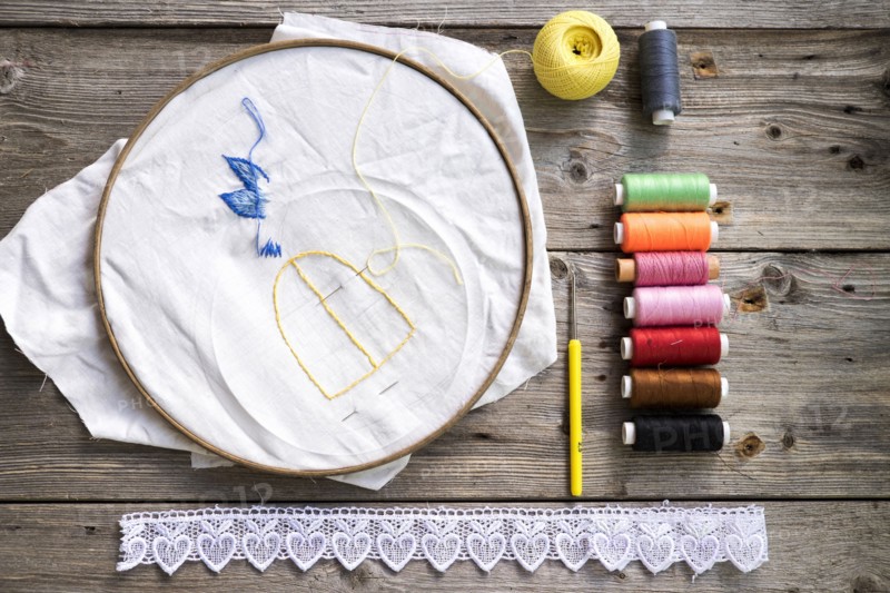 Multicolor thread and lace with needlepoint hoop