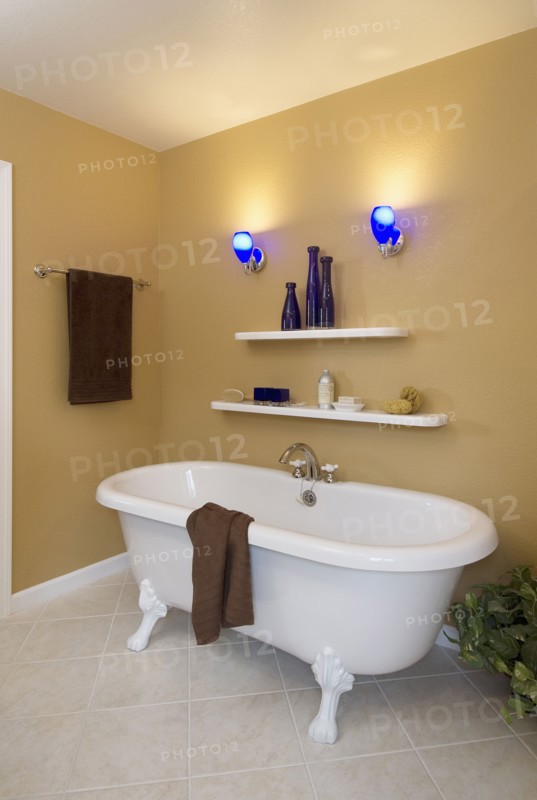 Residential bath with claw foot tub