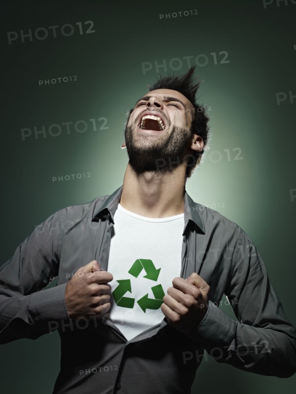 Caucasian man with recycling symbol in his shirt