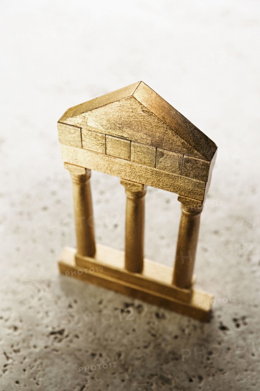 Golden model of pillars and archway