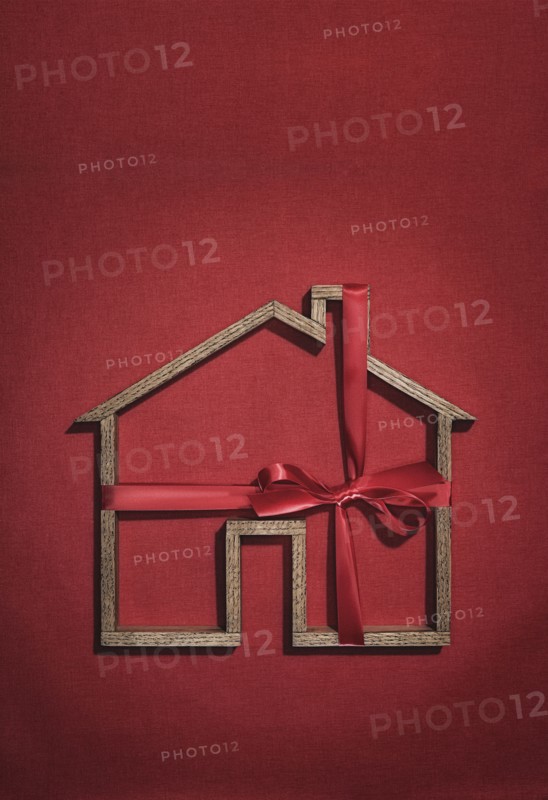 House shape wrapped in ribbon